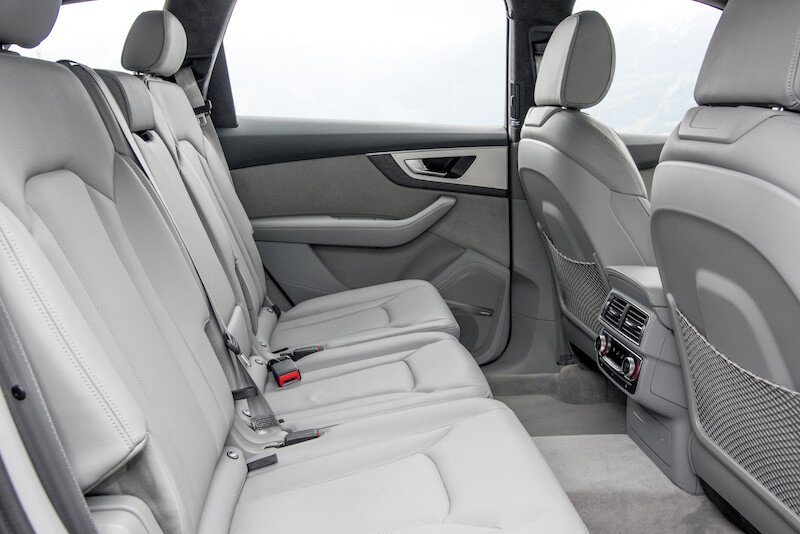 Audi Q7 - niebieski