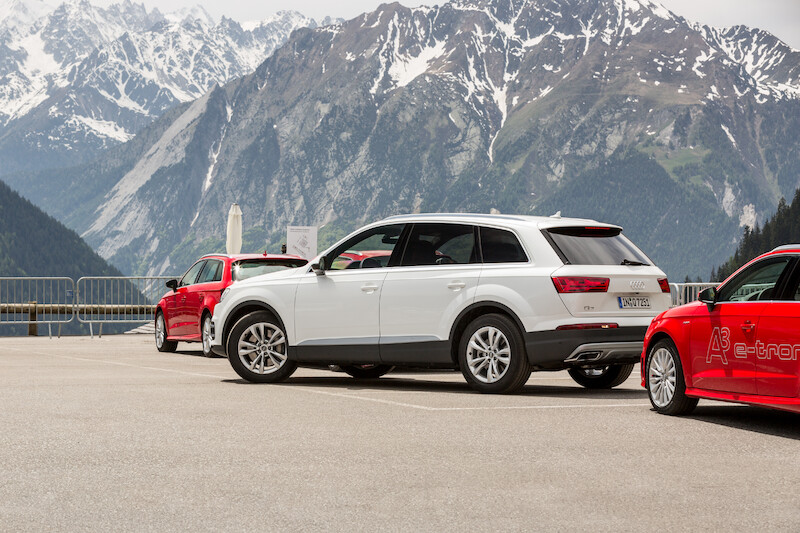 Audi Q7 - systemy wspomagające - język niemiecki