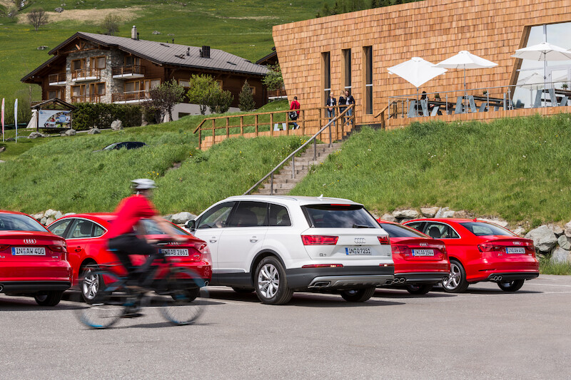 Audi Q7 - systemy wspomagające - język niemiecki