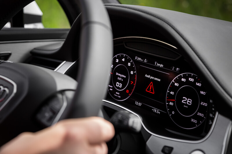 Audi Q7 - systemy wspomagające - język angielski