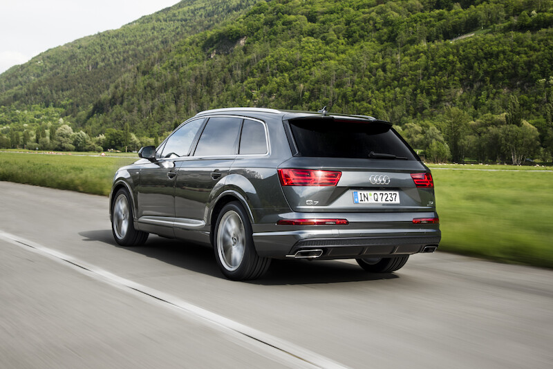 Audi Q7 - szary Daytona