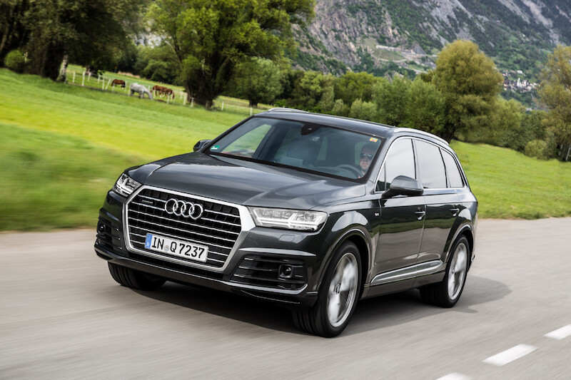Audi Q7 - szary Daytona