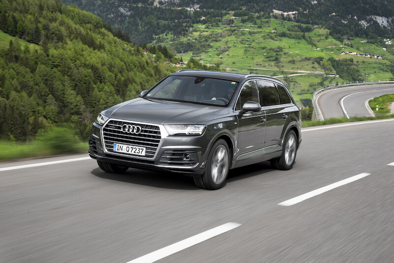 Audi Q7 - szary Daytona