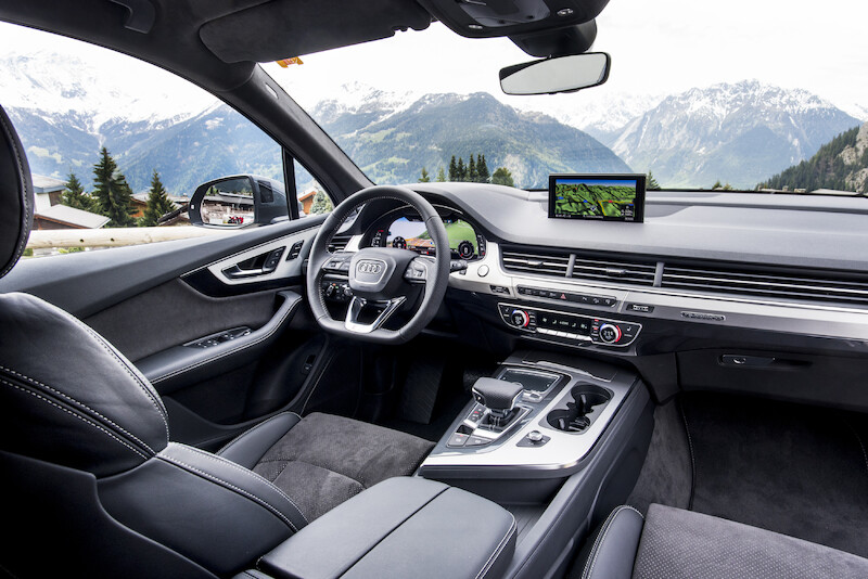 Audi Q7 - szary Daytona