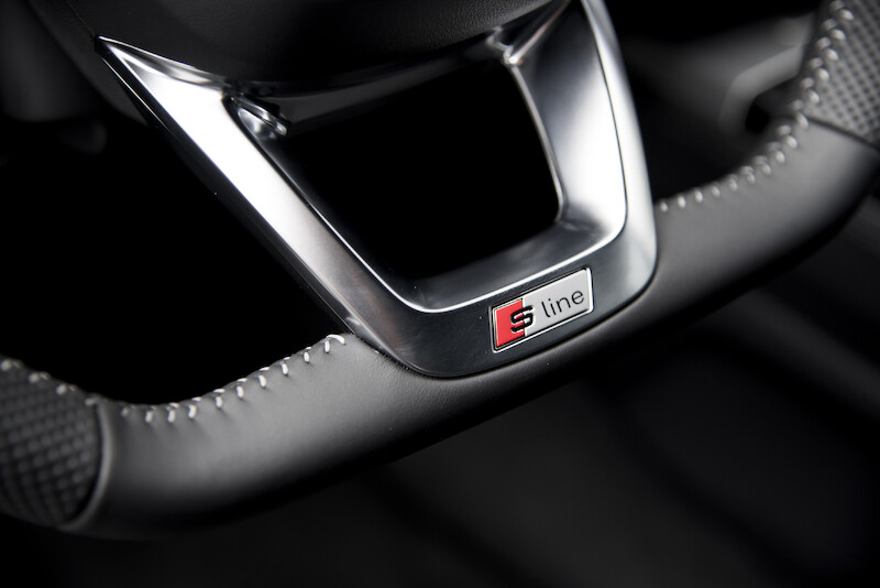 Audi Q7 - szary Daytona