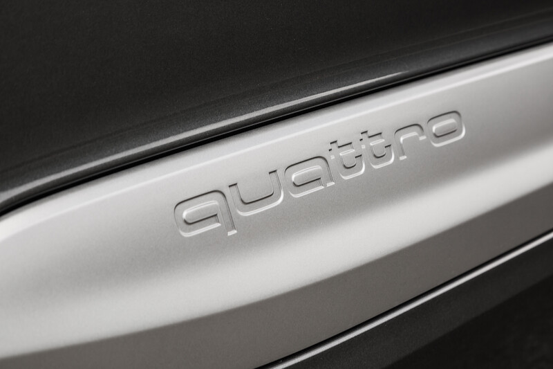 Audi Q7 - szary Daytona