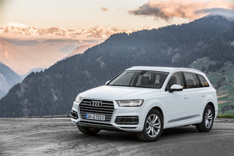 Audi Q7 - biały