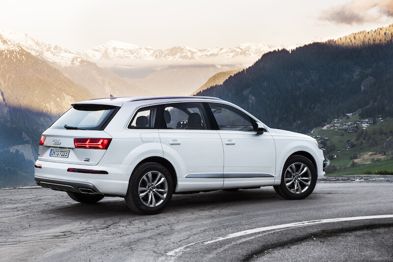 Audi Q7 - biały