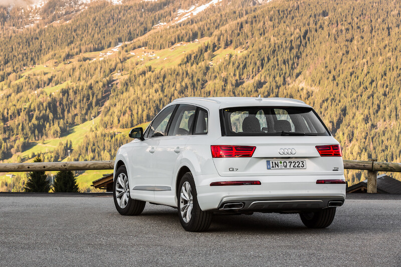 Audi Q7 - biały