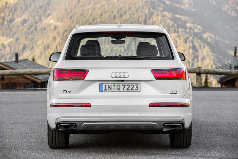 Audi Q7 - biały