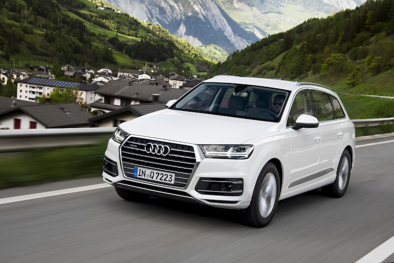 Audi Q7 - biały