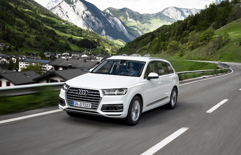 Audi Q7 - biały