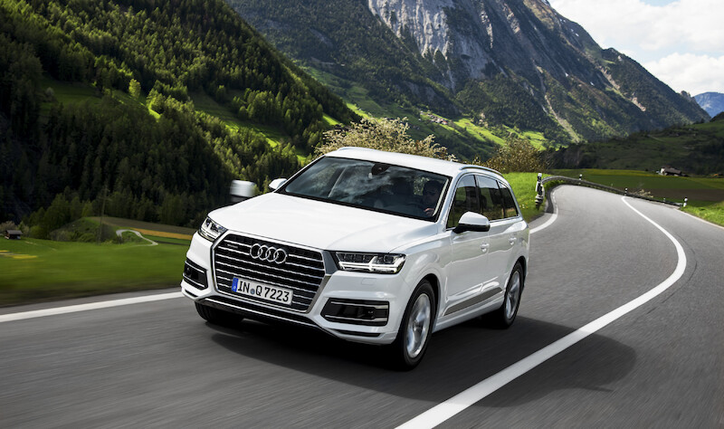 Audi Q7 - biały