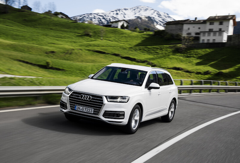 Audi Q7 - biały
