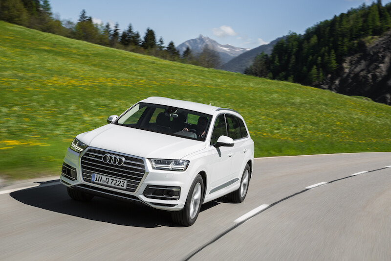 Audi Q7 - biały