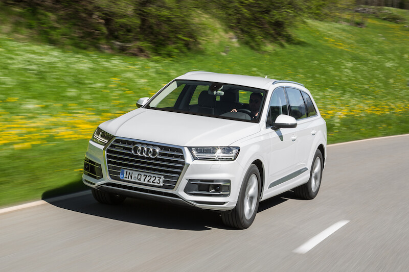 Audi Q7 - biały