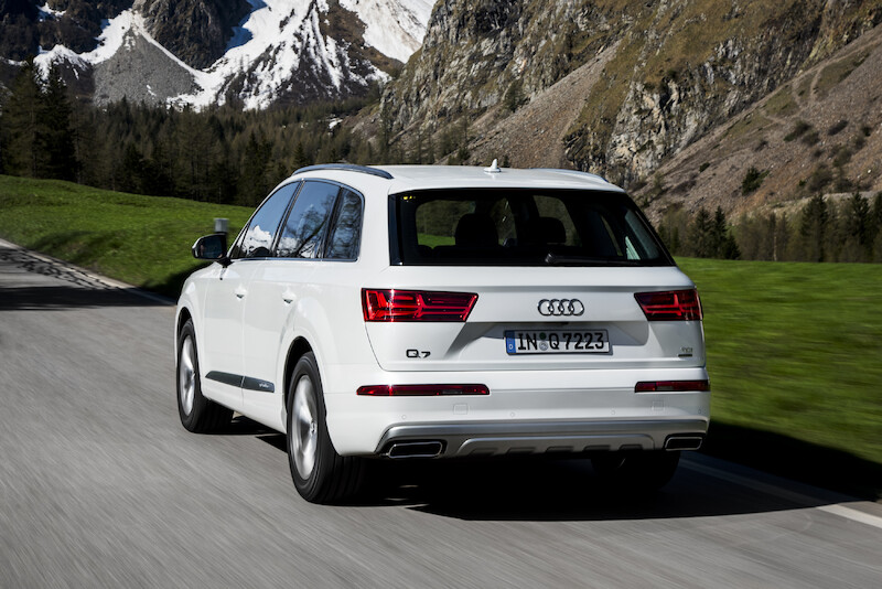 Audi Q7 - biały