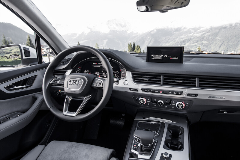 Audi Q7 - biały
