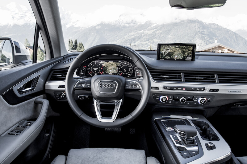 Audi Q7 - biały