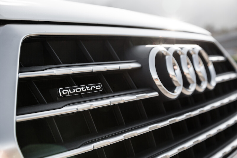 Audi Q7 - biały