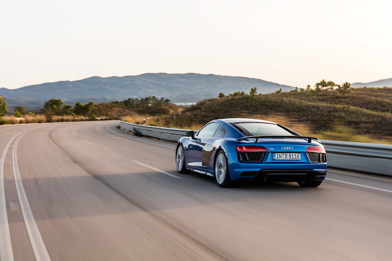 Audi R8 V10 Plus - niebieski Ara