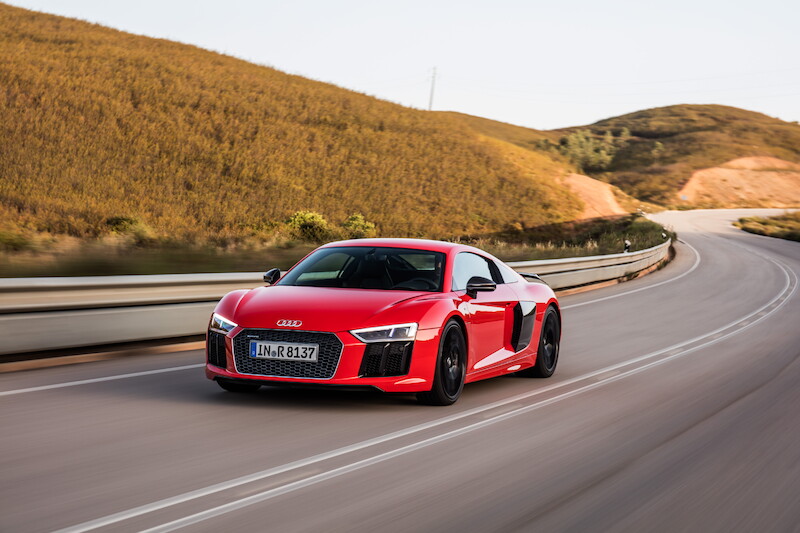 Audi R8 V10 Plus - czerwony Dynamit