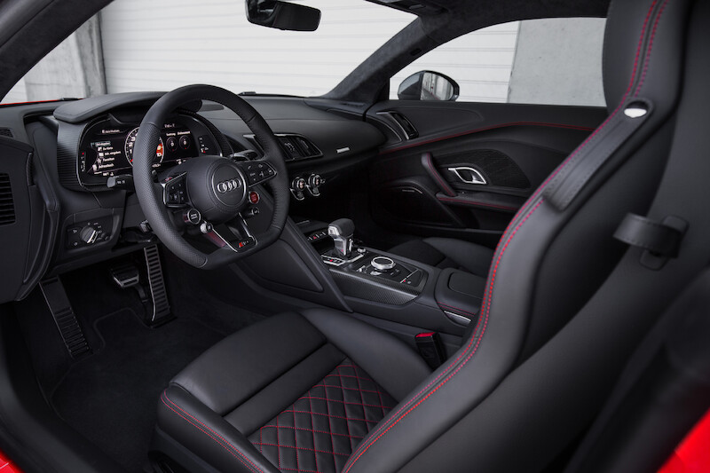 Audi R8 V10 Plus - czerwony Dynamit