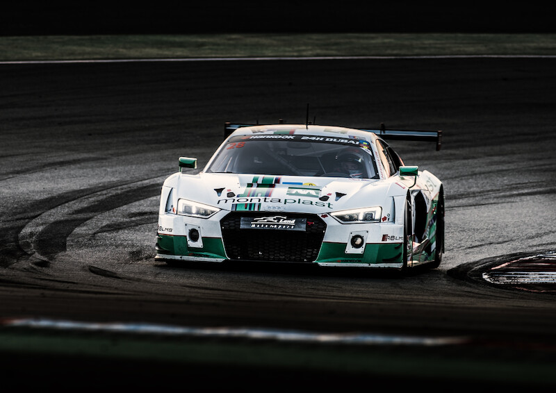 Audi R8 LMS zwycięża w Dubaju