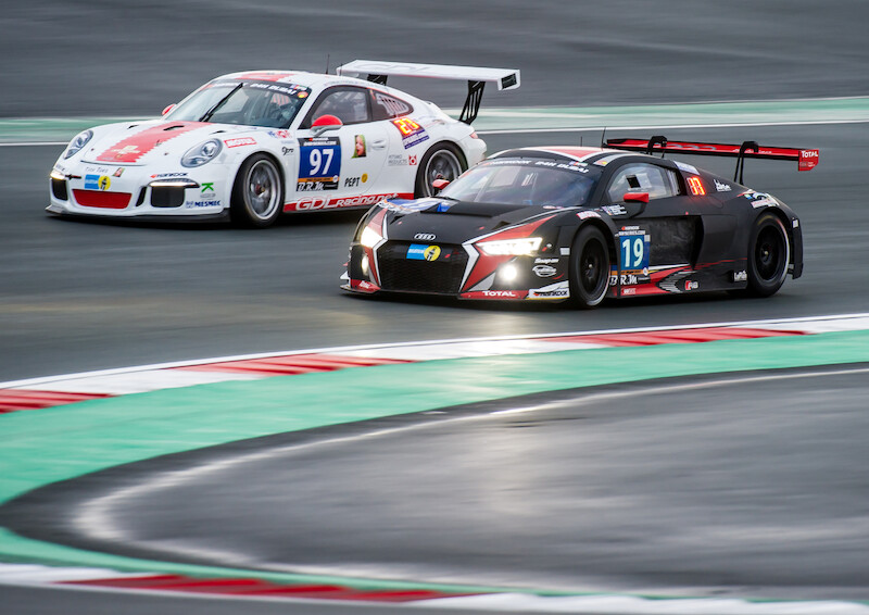 Audi R8 LMS zwycięża w Dubaju