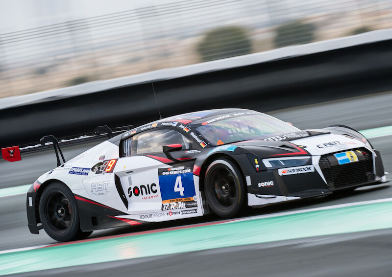 Audi R8 LMS zwycięża w Dubaju