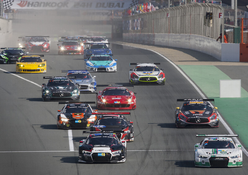 Audi R8 LMS zwycięża w Dubaju