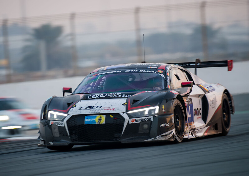 Audi R8 LMS zwycięża w Dubaju