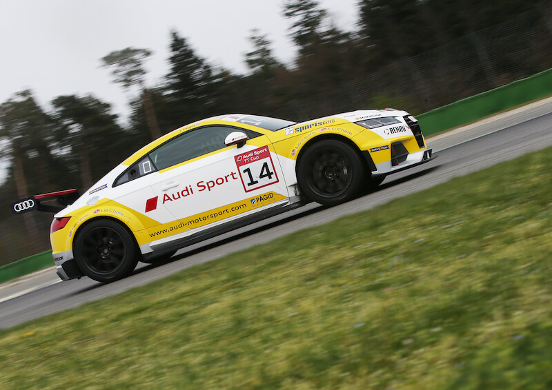 Młodzi zawodnicy startujący w Audi Sport TT Cup udowadniają swoje umiejętności