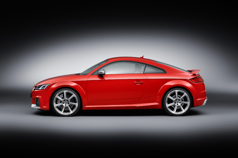 Silniejsze niż kiedykolwiek: nowe Audi TT RS Coupé i nowe Audi TT RS Roadster
