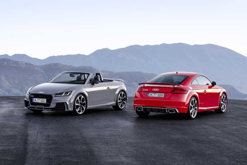 Silniejsze niż kiedykolwiek: nowe Audi TT RS Coupé i nowe Audi TT RS Roadster