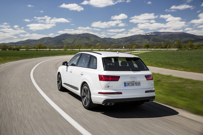 Audi SQ7 - biały Tofana