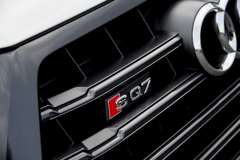Audi SQ7 - biały Tofana