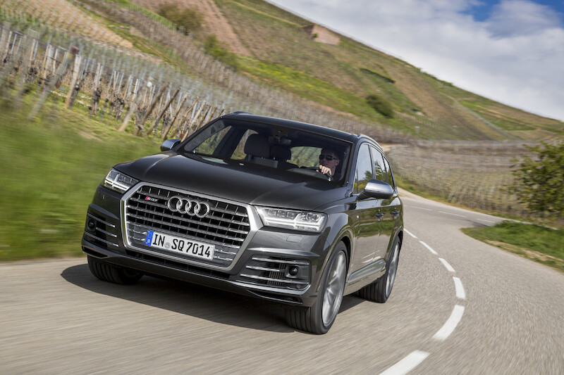 Audi SQ7 - szary Daytona