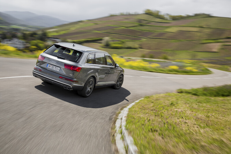 Audi SQ7 - szary Daytona