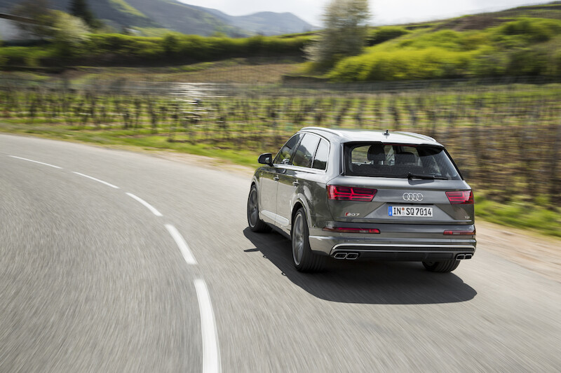 Audi SQ7 - szary Daytona