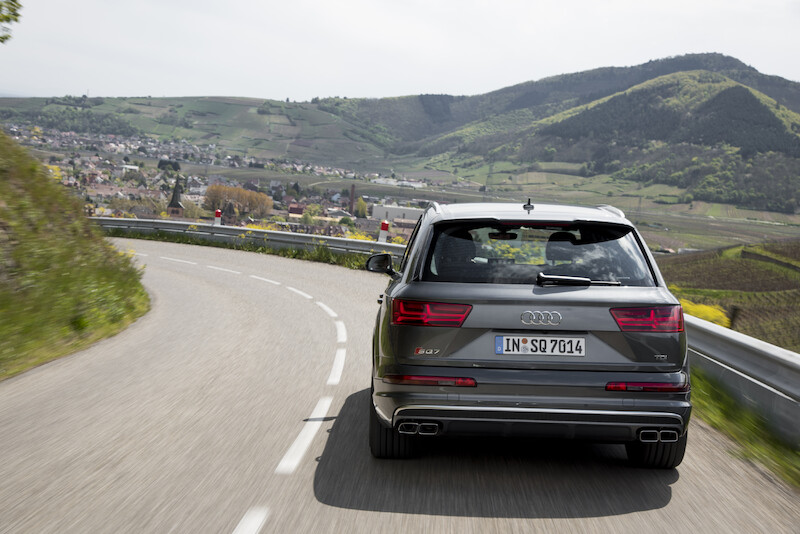 Audi SQ7 - szary Daytona