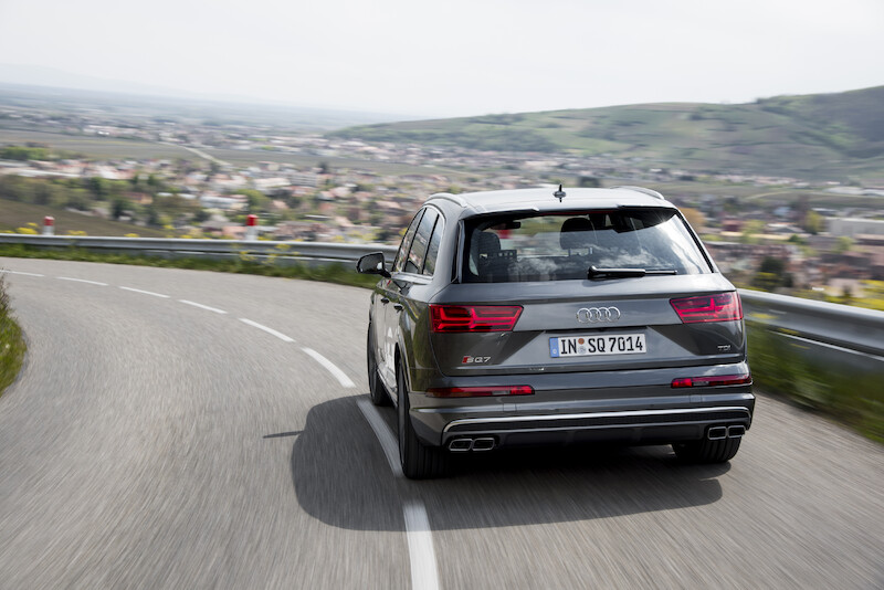 Audi SQ7 - szary Daytona