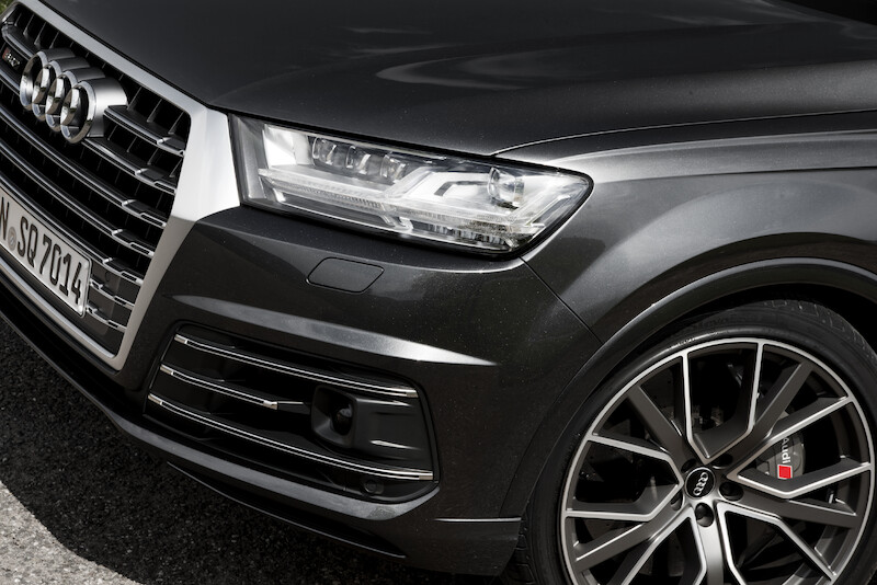 Audi SQ7 - szary Daytona
