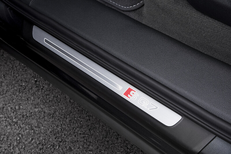 Audi SQ7 - szary Daytona