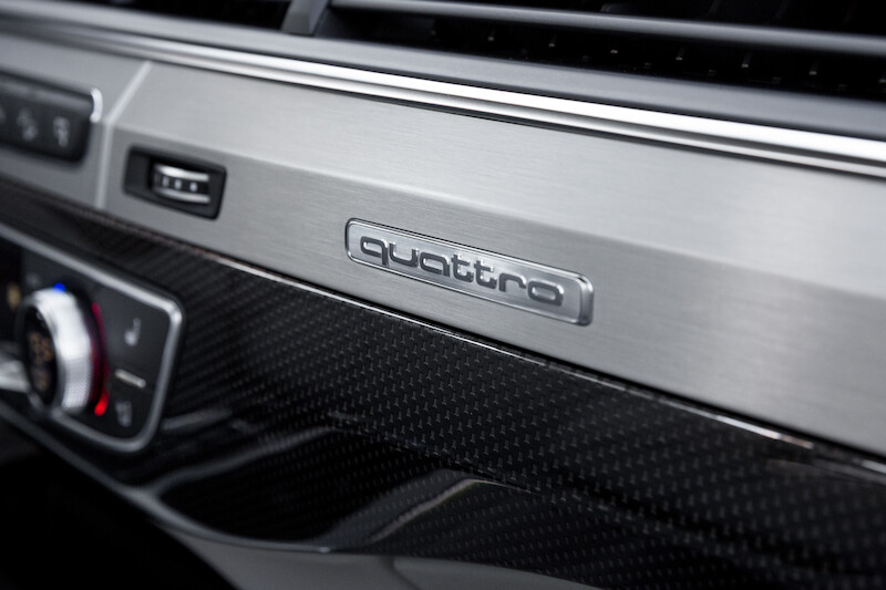 Audi SQ7 - niebieski Ara