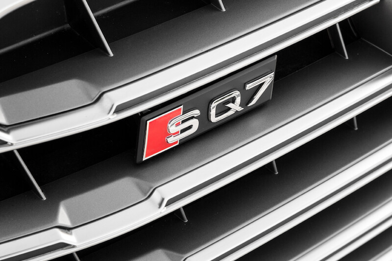 Audi SQ7 - niebieski Ara