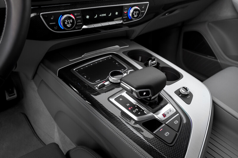 Audi SQ7 - niebieski Ara