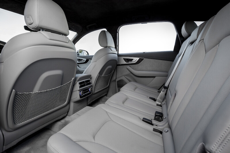 Audi SQ7 - niebieski Ara