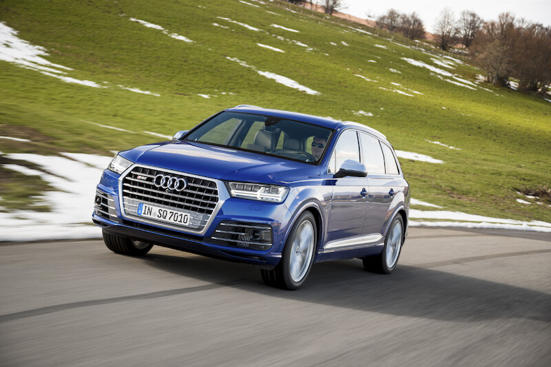 Audi SQ7 - niebieski Ara