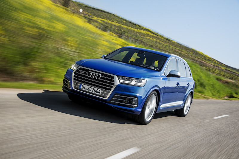 Audi SQ7 - niebieski Ara